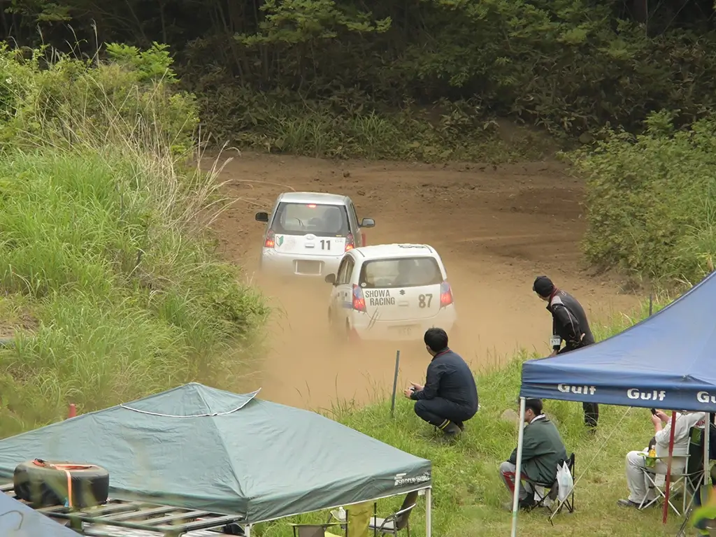 レース